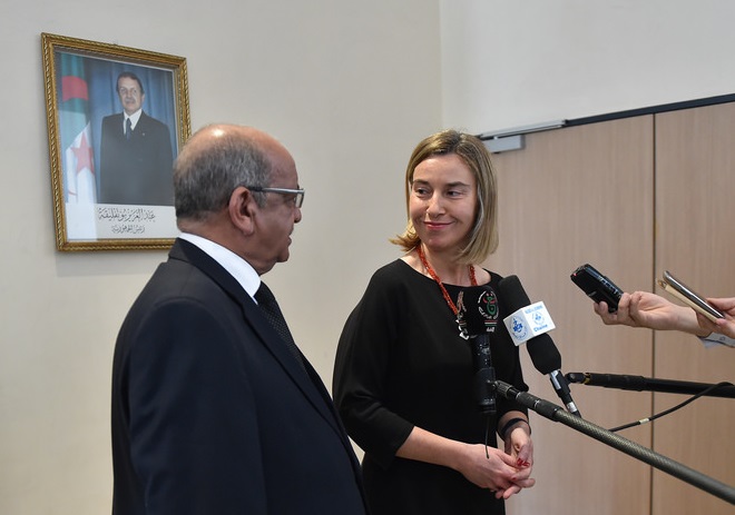 Abdelkader Messahel recevant Federica Mogherini à Alger. D. R.